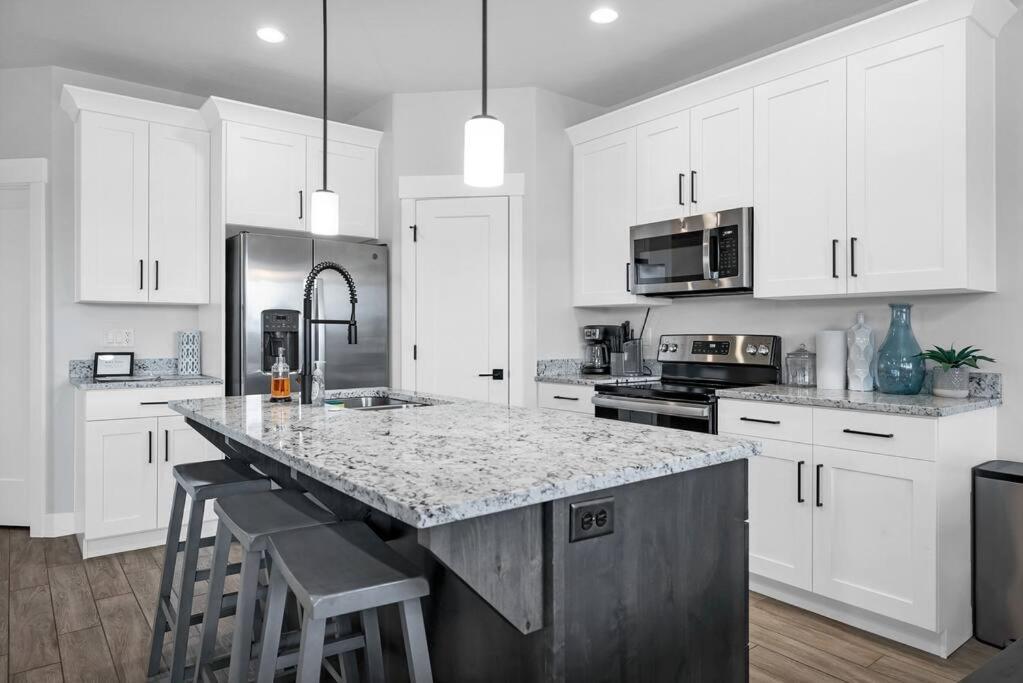 Villa St George, Private Hot Tub/Patio, New Community Washington Esterno foto